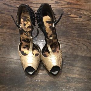 Sam Elderman heels